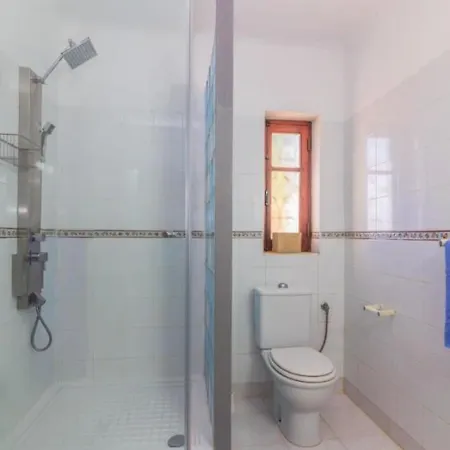 Lovely With Private Pool - Walk To The Beach - 4br * Faro