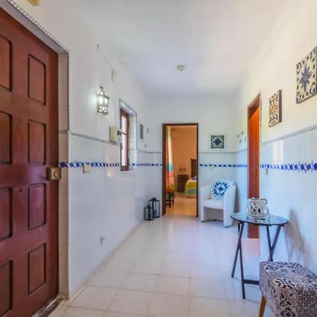 Lovely With Private Pool - Walk To The Beach - 4br * Faro