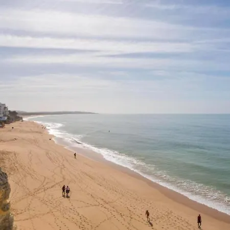 Lovely With Private Pool - Walk To The Beach - 4br